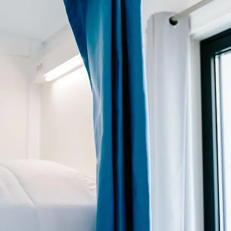 Lisbon South Hostal *