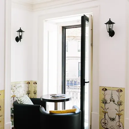 Lisbon South Hostal