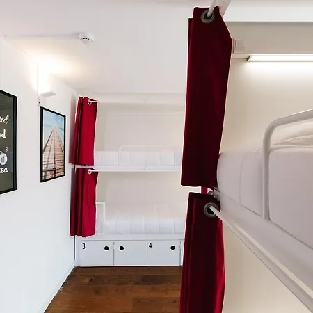 Lisbon South Hostal *