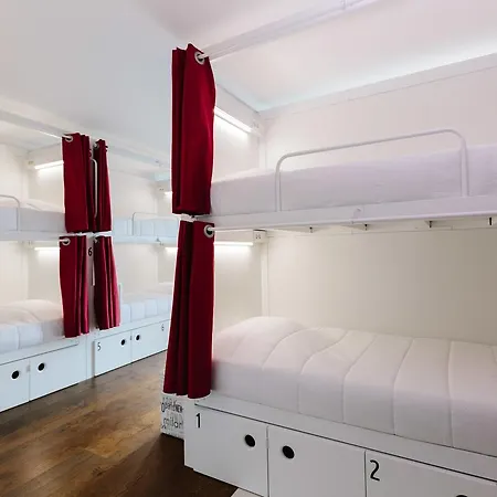 Hostel Lisbon South Almada