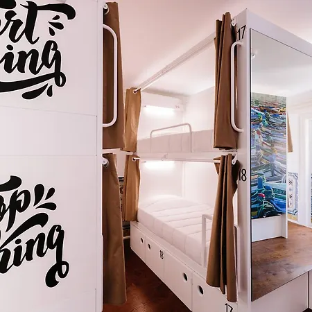 Lisbon South Hostal *