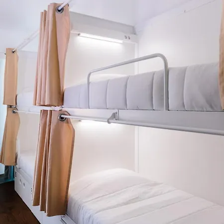 Lisbon South Hostel