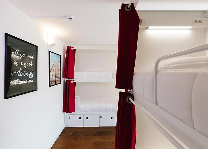 Lisbon South Hostel *