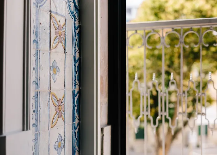 Lisbon South Albergue Almada